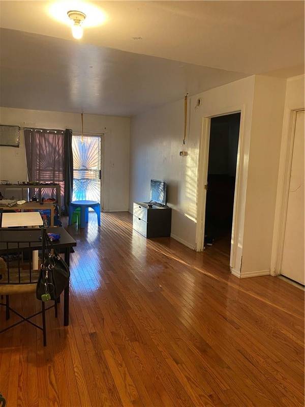 3601 Pratt AVE, Bronx, NY 10466