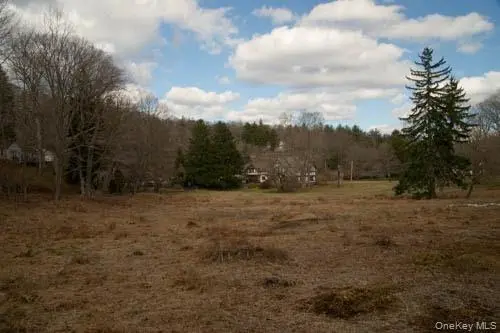 182 Tuxedo RD, Tuxedo Park, NY 10987
