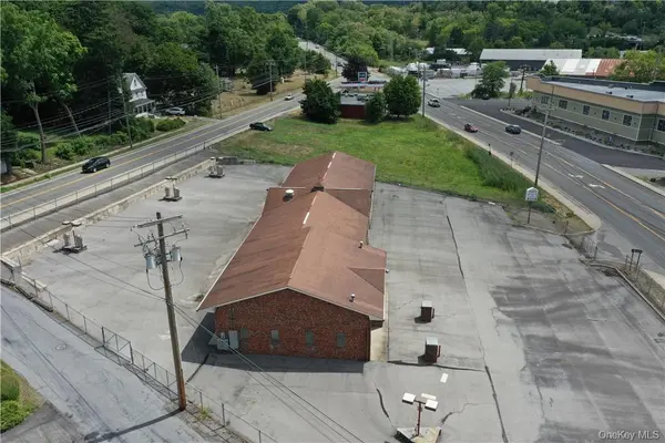 42 Brookside AVE, Chester, NY 10918