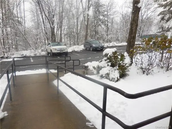 456 Gidney AVE #Single Room, Newburgh, NY 12550