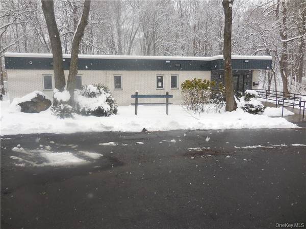 456 Gidney AVE #Single Room, Newburgh, NY 12550