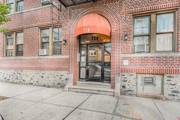 724 E 216th ST #5C, Bronx, NY 10467