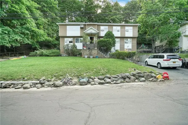 11 Emes LN, Monsey, NY 10952