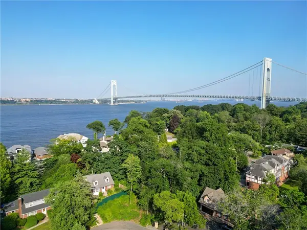 71 Wadsworth RD, Staten Island, NY 10305