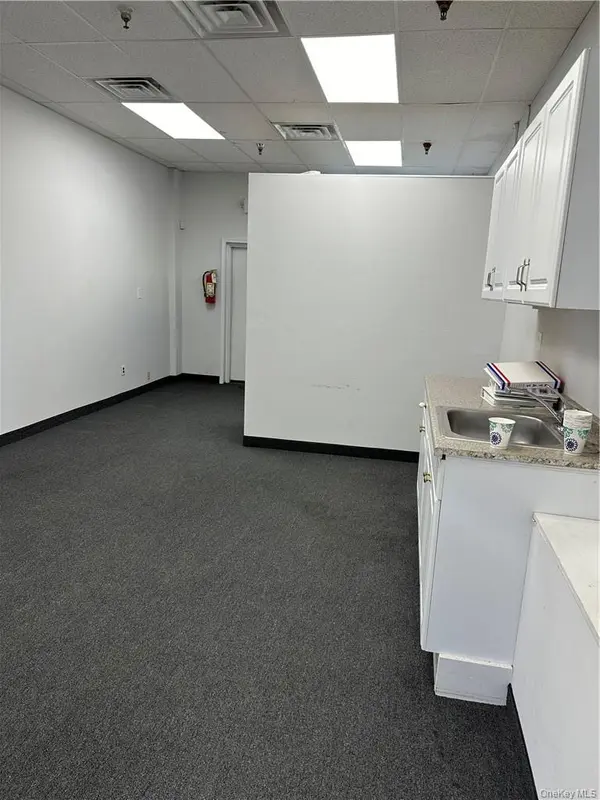 231 S Middletown RD #7, Nanuet, NY 10954