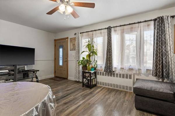 8754 110th ST, Richmond Hill, NY 11418