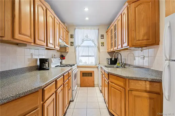 525 W 236 ST #5B, Bronx, NY 10463