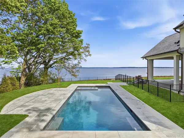 104 Premium Point RD, Mamaroneck, NY 10801