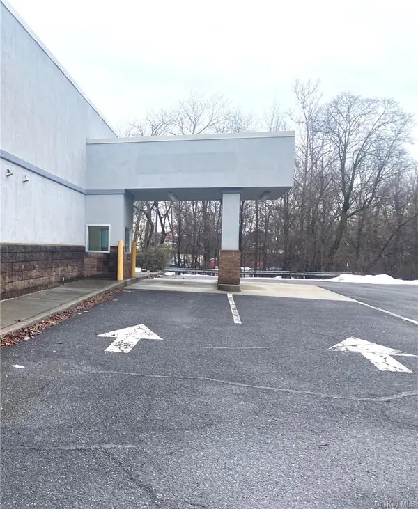 393 Windsor HWY, New Windsor, NY 12553