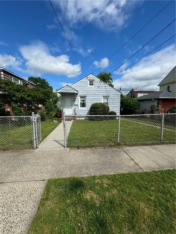 46 1st ST, Elmont, NY 11003
