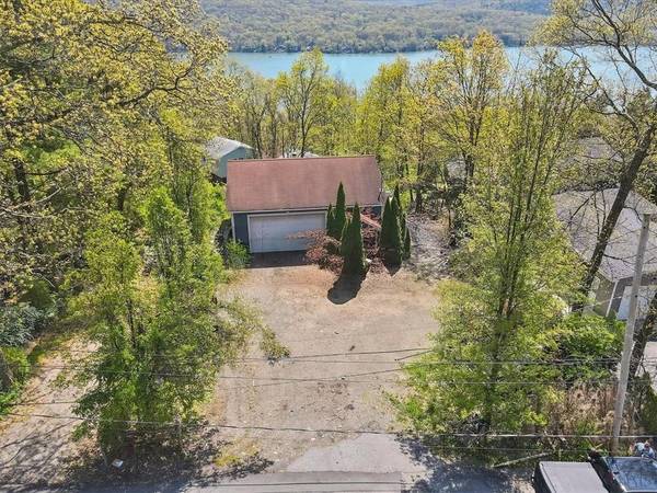 186 Brook TRL, Greenwood Lake, NY 10925