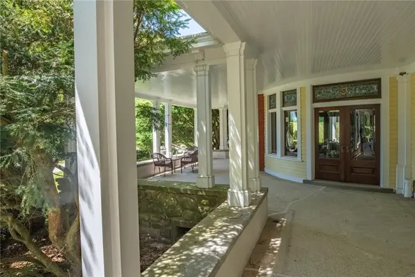 45 Hitchcock LN, Millbrook, NY 12545