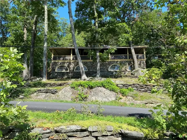 89 Lake Shore RD, Greenwood Lake, NY 10925