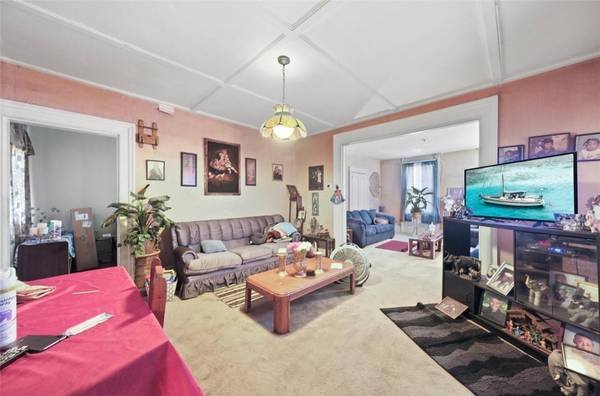 83 Montgomery ST, Poughkeepsie, NY 12601