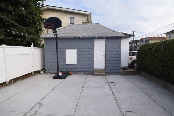 999 E 241st ST, Bronx, NY 10466