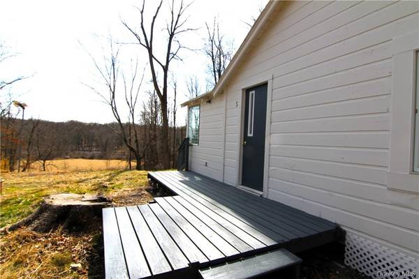 71 MILLER RD #5, Hopewell Junction, NY 12533
