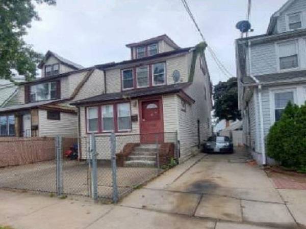13723 249th ST, Rosedale, NY 11422