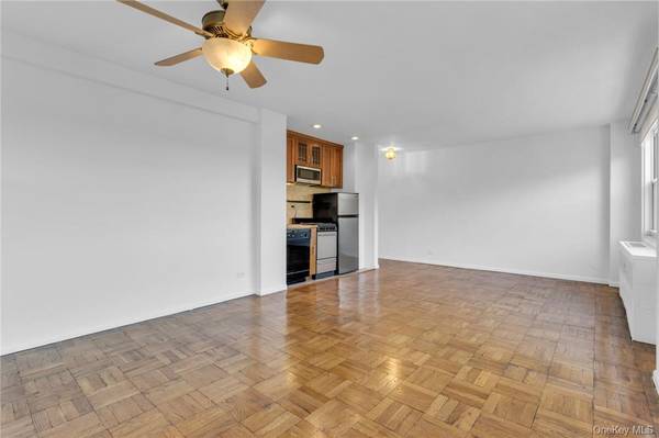 3935 Blackstone AVE #5K, Bronx, NY 10471