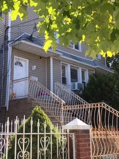 31-15 102 ST, Corona, NY 11368