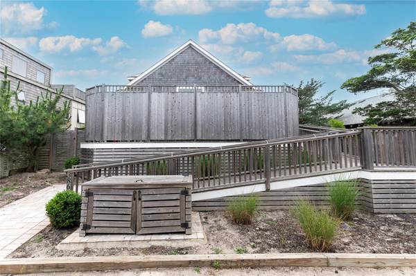 386 Dehnhoff, Ocean Beach, NY 11770