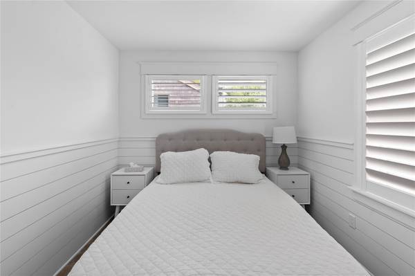 386 Dehnhoff, Ocean Beach, NY 11770