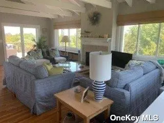39 Midway WALK, Atlantique, NY 11706