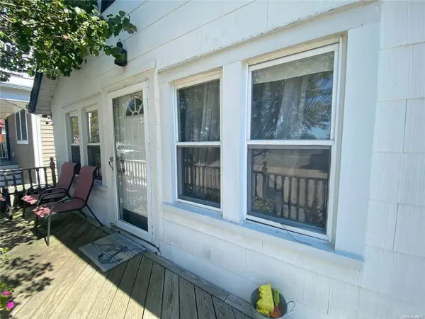 68 S Parkside DR, Point Lookout, NY 11569
