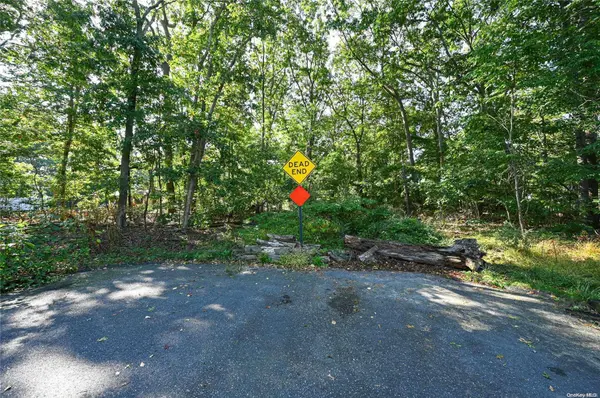 3rd ST, Moriches, NY 11955