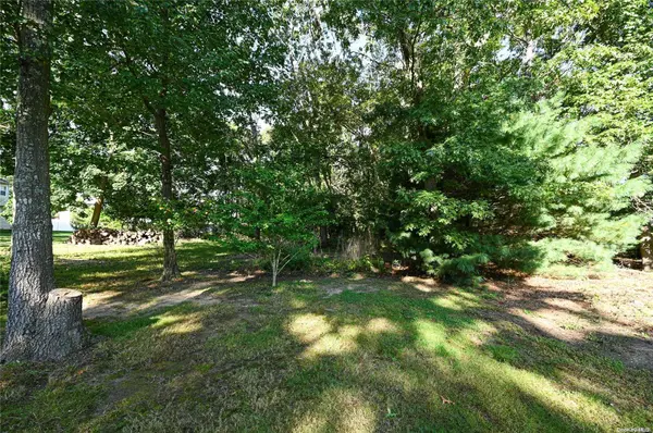 3rd ST, Moriches, NY 11955