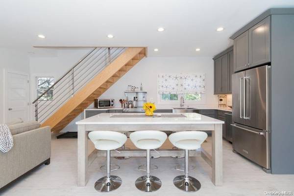 109 Bungalow WALK, Ocean Beach, NY 11770