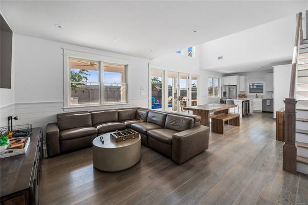 335 Surf RD, Ocean Beach, NY 11770