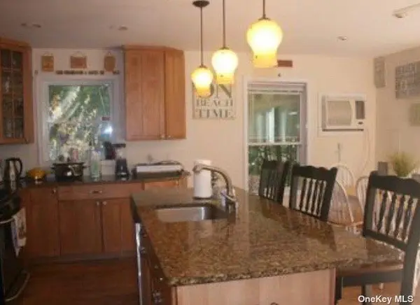 201 Cottage WALK, Ocean Beach, NY 11770