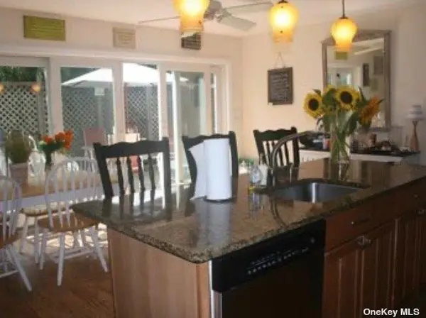 201 Cottage WALK, Ocean Beach, NY 11770