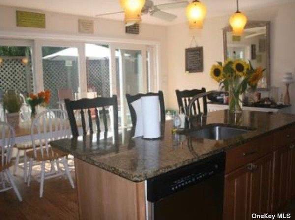 201 Cottage WALK, Ocean Beach, NY 11770