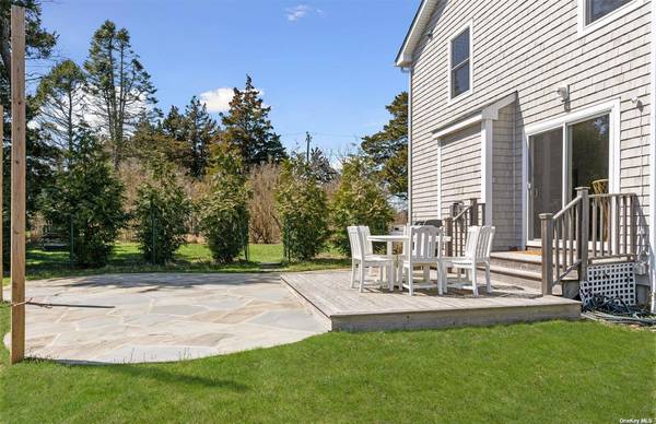 355 Midway RD, Southold, NY 11971