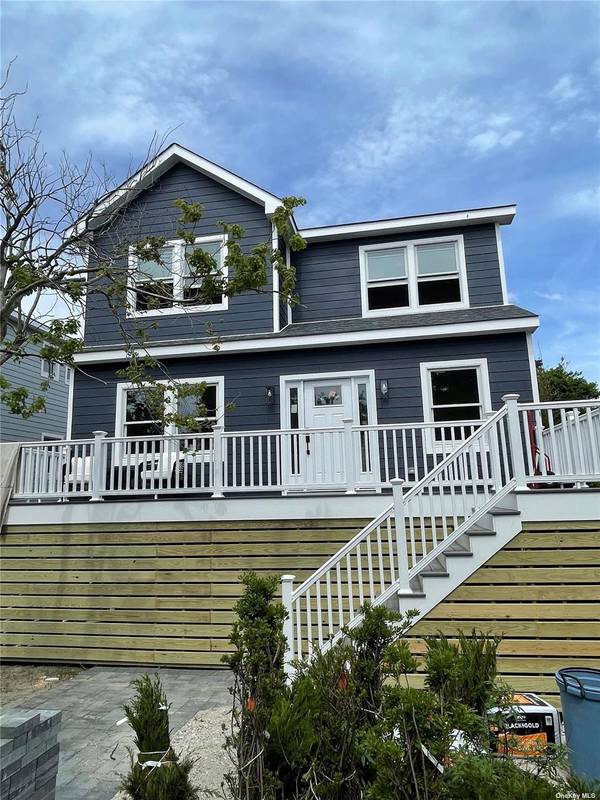 570 Bayberry WALK, Ocean Beach, NY 11770