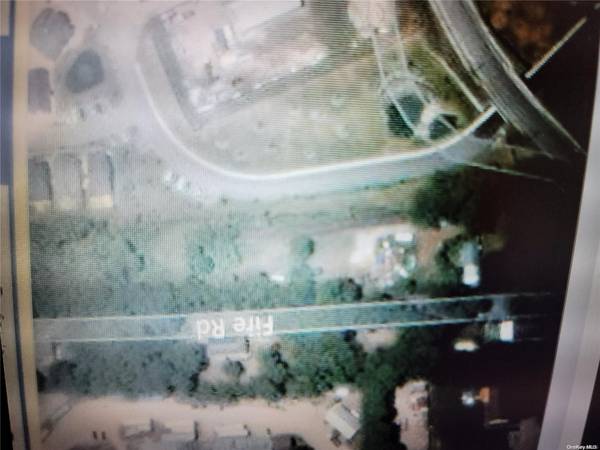222 Country RD, Medford, NY 11763
