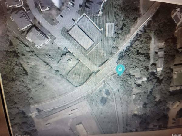 222 Country RD, Medford, NY 11763