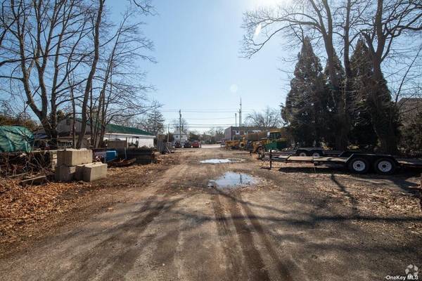 494 & 500 Montauk HWY, East Quogue, NY 11942
