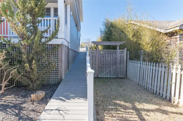 672 Ocean Breeze, Ocean Beach, NY 11770