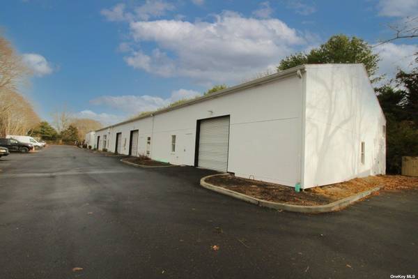 137 Montauk HWY, Westhampton, NY 11977