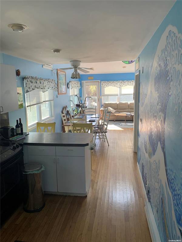 139 Bungalow WALK, Ocean Beach, NY 11770