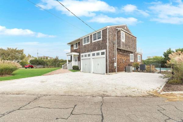 25 Exchange, Westhampton Beach, NY 11978