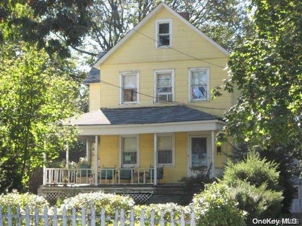88 Steamboat RD, Great Neck, NY 11024