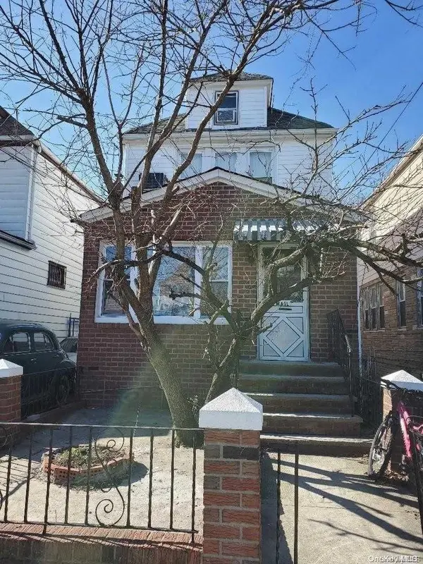 24-24 Gillmore ST, Flushing, NY 11369
