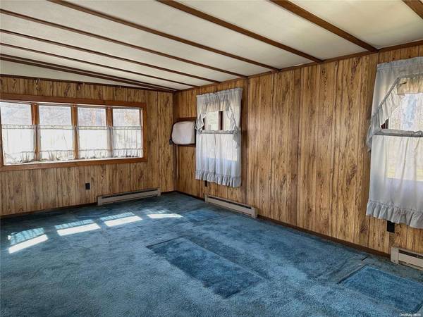 55 Village CIR #1, Manorville, NY 11949