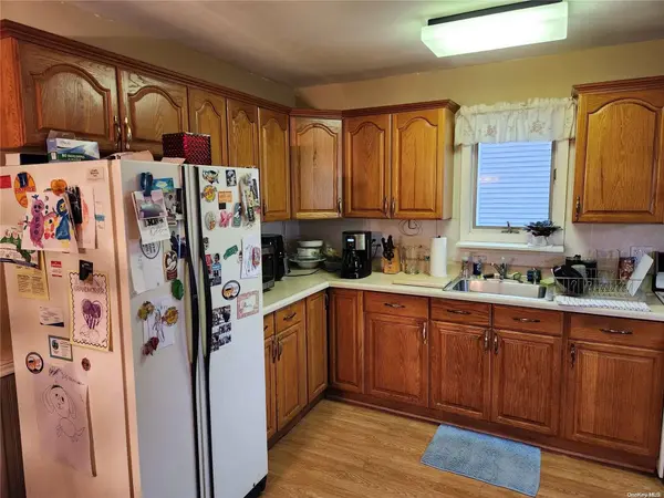 647 Jennings AVE, West Hempstead, NY 11552