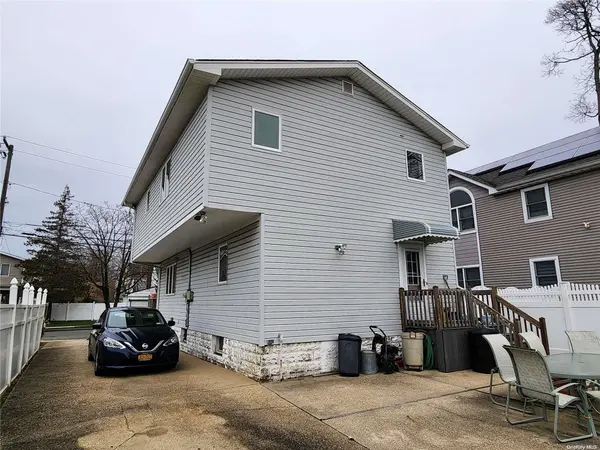 647 Jennings AVE, West Hempstead, NY 11552