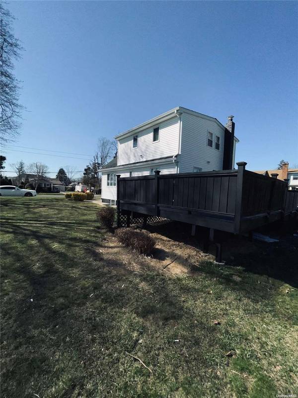 135 Westchester  Ave, West Babylon, NY 11704