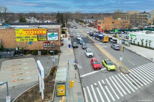 61-07 Utopia Pkwy, Fresh Meadows, NY 11365